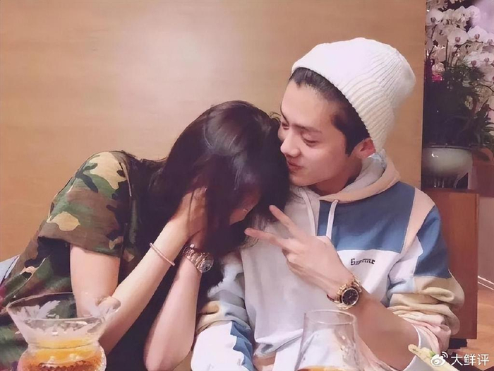 透露自己动手20分钟剪完,被疑与鹿晗分手|关晓彤|短发|鹿晗_新浪新闻