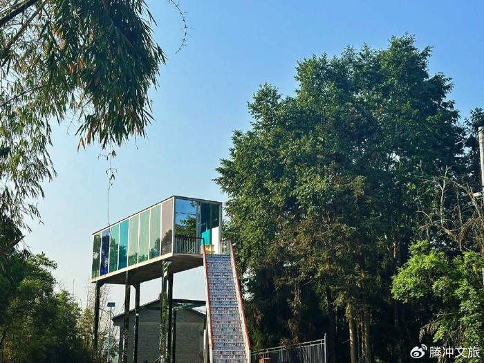 云南腾冲五合乡藏着一座"空中图书馆"