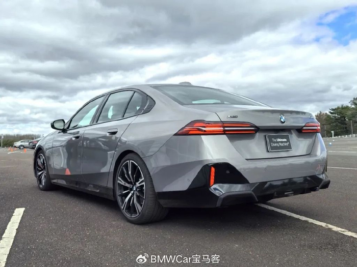 6缸的乐趣,不加长的3.0t,国内没引进的全新宝马540i是否还是神车?