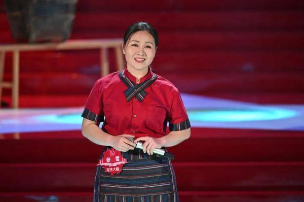 5号选手 张雪 安徽 美食城服务员张雪是一名来自安徽的美食城服务员