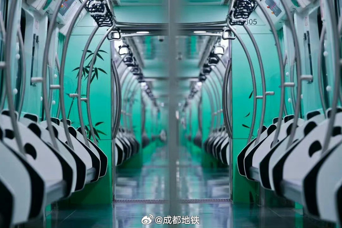 成都地铁到底有多少只熊猫