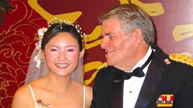 凤凰卫视记者隗静：嫁大30岁美军少将，不满丈夫聊国防话题避开她