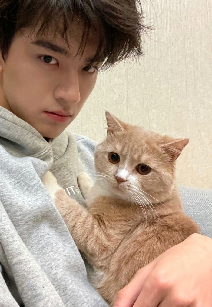 感觉林一可以开个自拍课了__财经头条