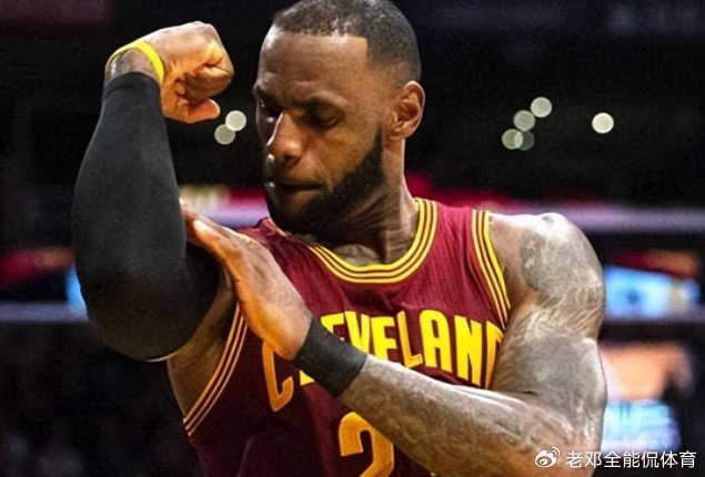 詹姆斯的天赋有多夸张大腿粗得像水桶差点摸到篮板上沿