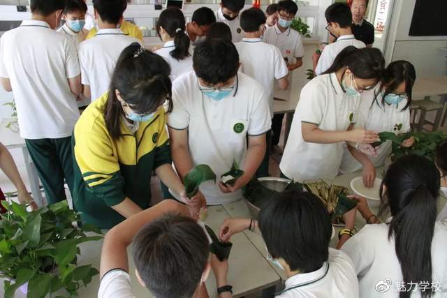 昌平区育新沙河中学开展端午节传统文化实践活动