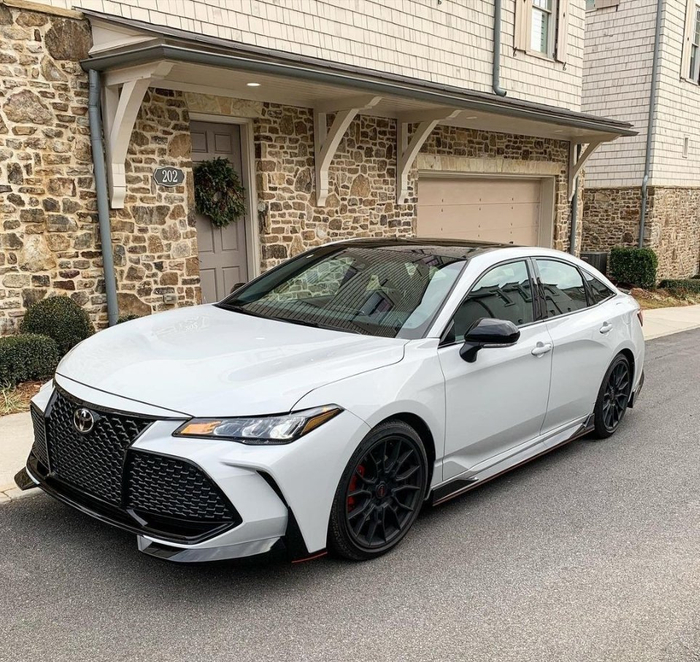 为什么别人的亚洲龙比你的帅因为他是丰田亚洲龙trd版本