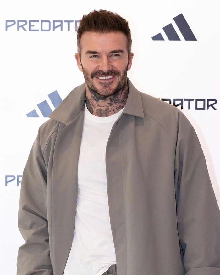 贝克汉姆亮相韩国adidas旗舰店庆祝adidaspredator鞋子30周年