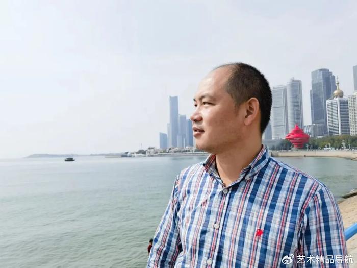 【艺术简历】梁荣,男,汉族.