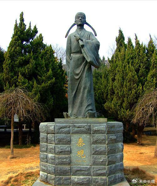 李璟执政中后期使南唐国势衰颓,家庭也频遭变故,其词常伤春悲秋