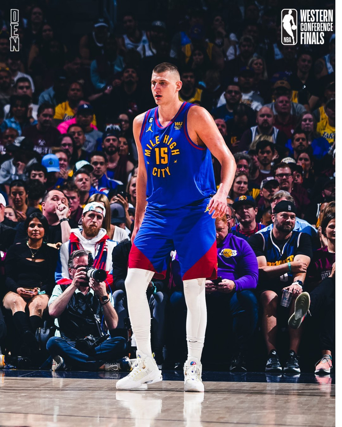 湖人主场逆转勇士