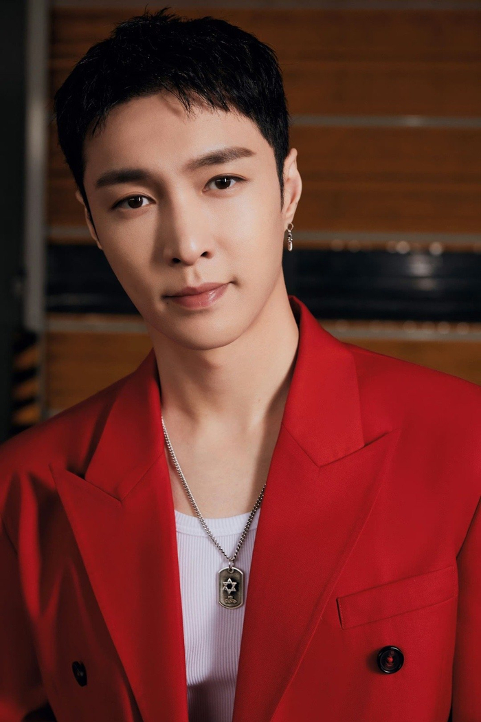 张艺兴最新造型大片 红色西装短发造型,帅气干练的兴哥__财经头条