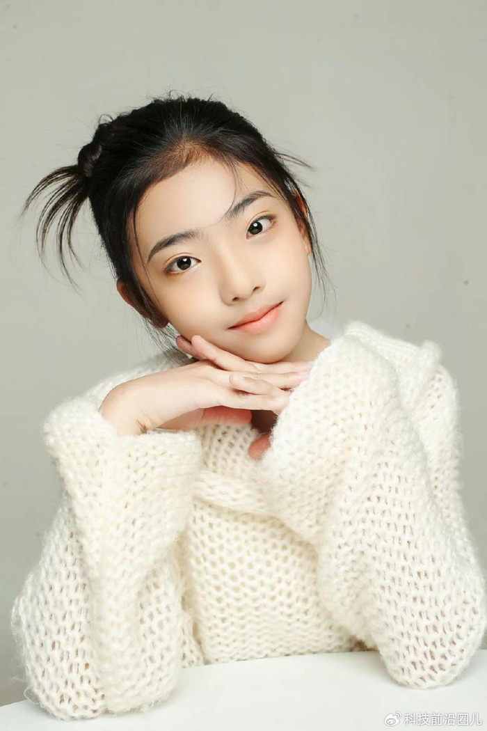 简介在全国总决赛中,来自西藏拉萨赛区的旦增曲珍荣获2024中国童模榜