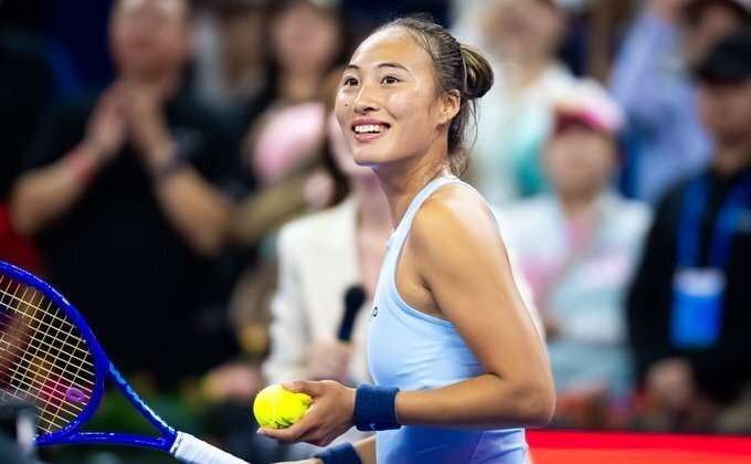 德国抗洪大坝开裂，默克尔震惊：106人死亡，民众拖...