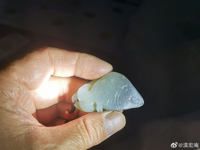 明代新疆和田玉鱼吊件