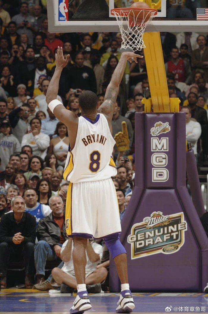 科比拿到81分那场比赛是祖母第一次到现场看nba比赛