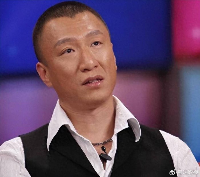 这些争议好像更加坐实了孙红雷的人品不行.