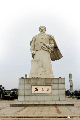 曾国藩和李鸿章都是科班出身,正儿八经的进士.