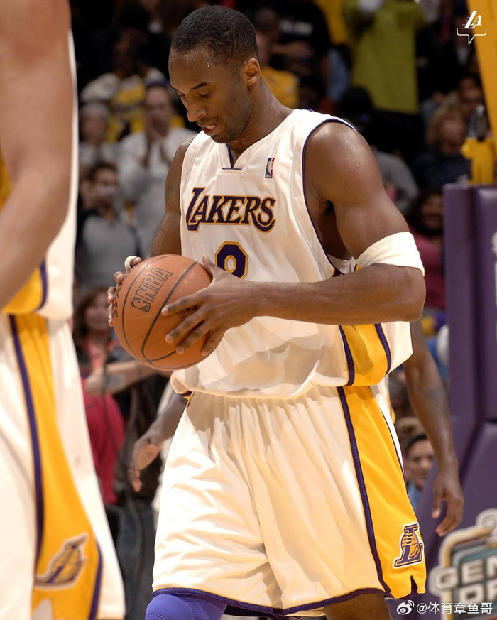 科比拿到81分那场比赛是祖母第一次到现场看nba比赛