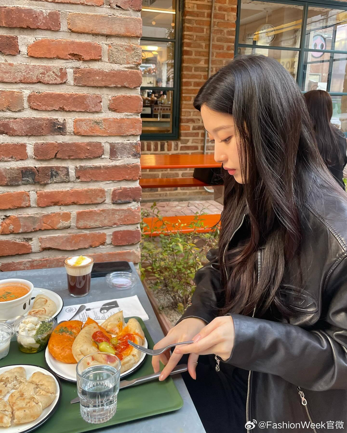 文佳煐超性感dolcegabbana透视造型引热议