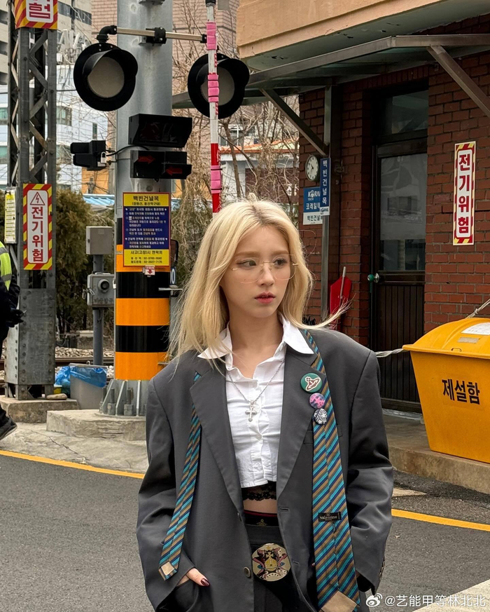 田姬振993432更新 金发姐姐又甜又酷!