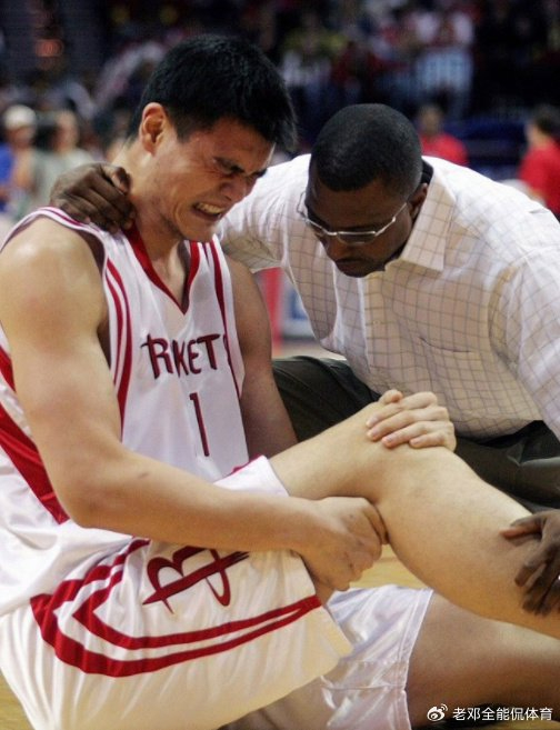 为何说姚明在nba6亿工资是拿身体赚取?这5张照片 给你答案