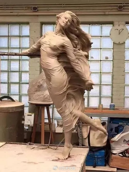 当代女艺术家罗丽荣人物雕塑欣赏