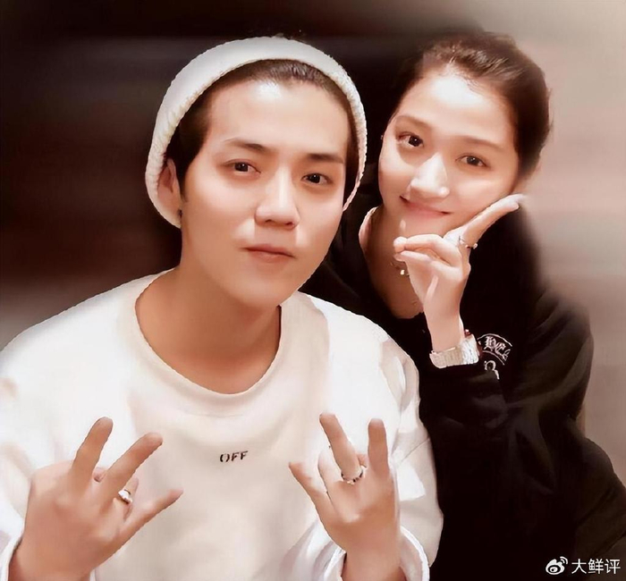 透露自己动手20分钟剪完,被疑与鹿晗分手|关晓彤|短发|鹿晗_新浪新闻