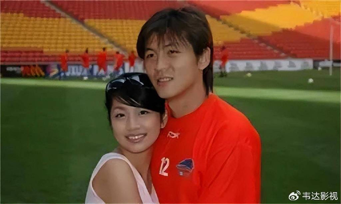 与空姐妻子离婚,独自抚养儿子后重返球坛|辽宁队|张玉宁|孙佳怡_新浪