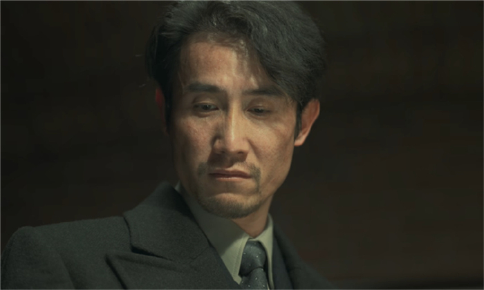 今年他又来了,带来的《宿敌:山河无名》,是一部现代的国安反谍剧.