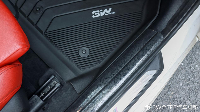 好,因为宝马的很多车型中更换3w全tpe脚垫的时候需要更换原车固定卡扣