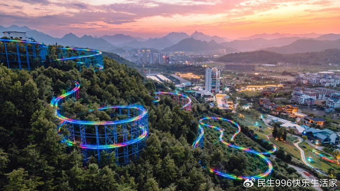 铁定溜溜草地音乐季·聆听“不一样的花火”|浙江|音乐季|草地_新浪新闻