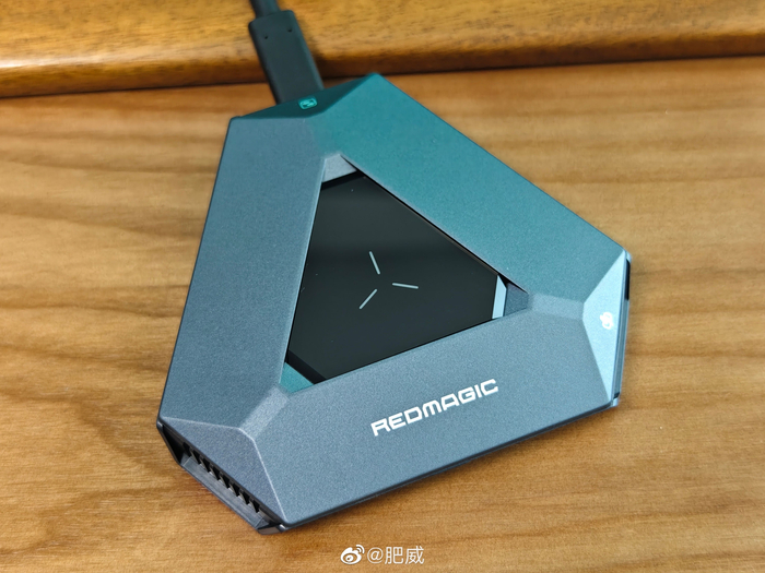 红魔电竞显示器 4K无线投屏版……