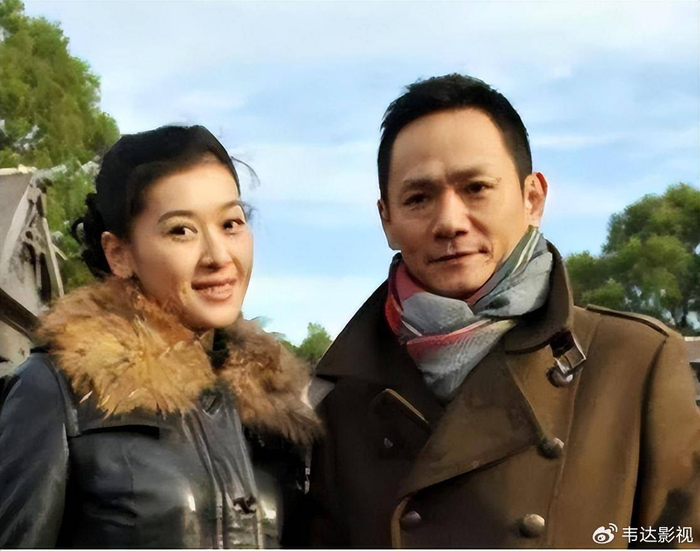 葬礼上哭到昏厥发誓永不再娶的果靖霖,如今怎样了|佟欣|妻子|两人