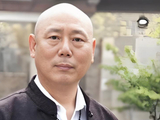 71岁李成儒近况曝光！经历两段失败婚姻，如今40岁儿子成他的骄傲