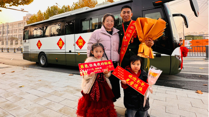 军嫂只身来合肥守候丈夫10年