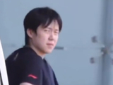 国乒落地北京全队洋溢笑容！梁靖崑两儿子接机超开心 王楚钦仍一脸疲
