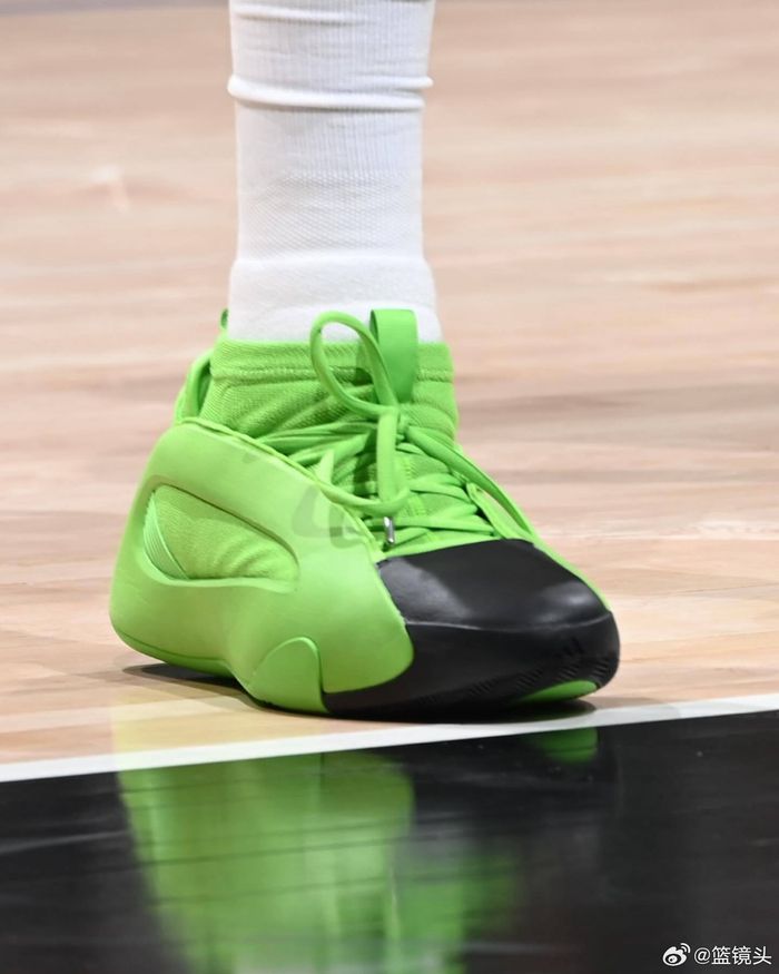 哈登今日上脚slimegreenadidashardenvol8