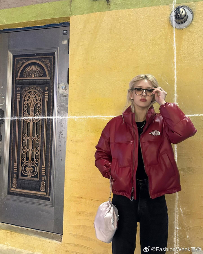 人间芭比全昭弥出席prada米兰时装秀