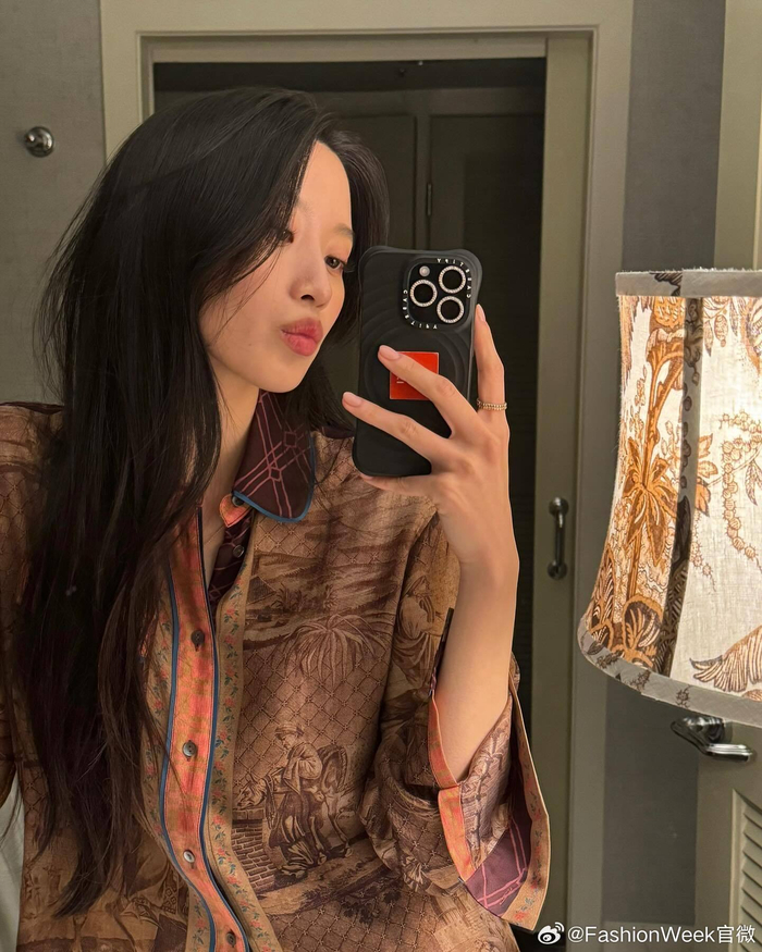 文佳煐超性感dolcegabbana透视造型引热议