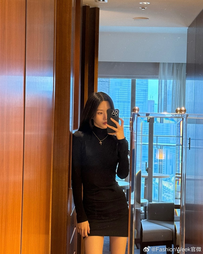 文佳煐超性感dolcegabbana透视造型引热议