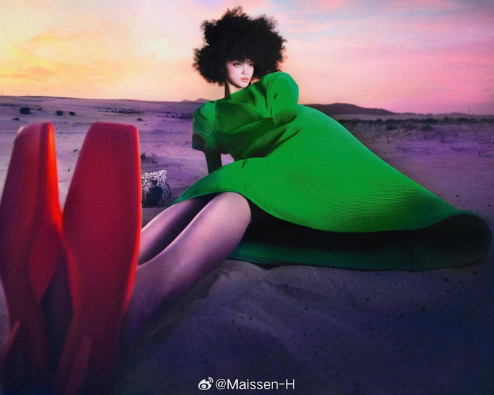 numérofrancemarch2024中国超模叶日群的一组时装大片