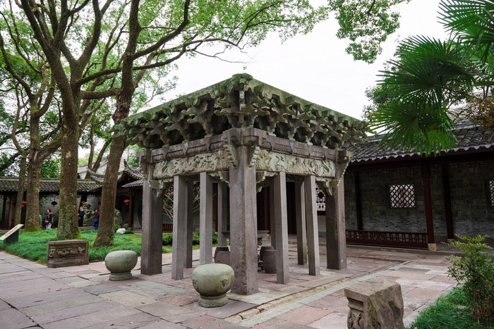 天一阁位于浙江省宁波市海曙区,是明朝范钦所建的藏书楼……__财经头条