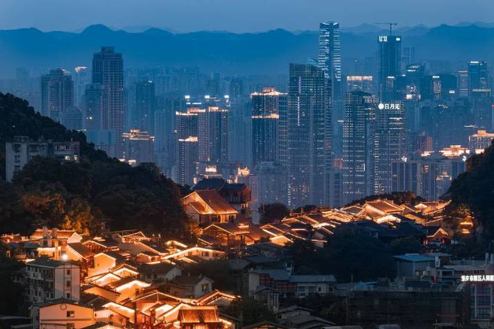 江畔风光与绚丽灯火的"超级光影场"——重庆南岸区|老街|江畔|灯火