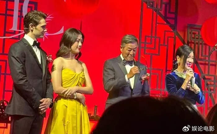王伟忠女儿归宁宴众星云集,大S具俊晔亮相,大S礼服成争议焦点__财经头条__新浪财经