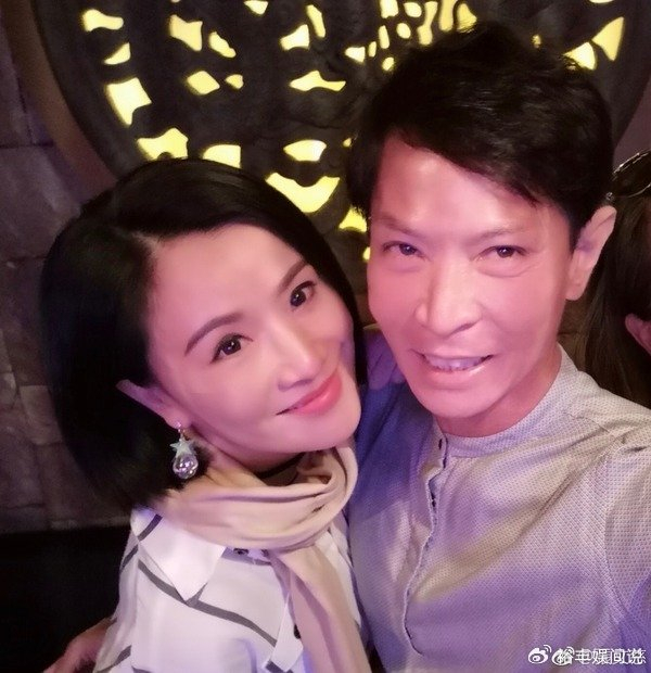 张柏芝闺蜜张文慈官宣退出内地市场，双重因素太现实，优势已消失__财经头条__新浪财经
