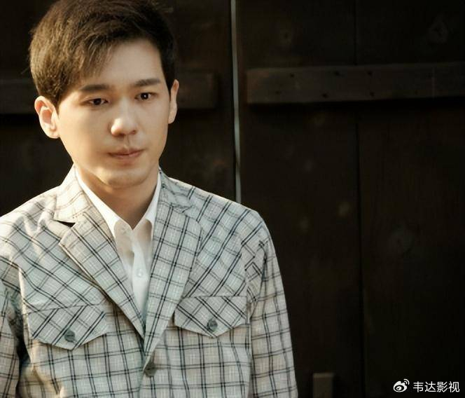 演员白宇:母亲是著名演员,父亲身家显赫,却低调跑龙套10年