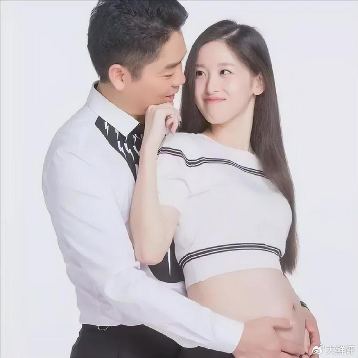 生双胞胎引热议,细节被扒女方发文透端倪|章泽天|刘强东|二胎_新浪