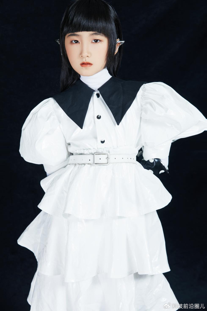 黄姚婉尔荣获2024中国童模榜中榜时尚盛典总决赛网络人气冠军