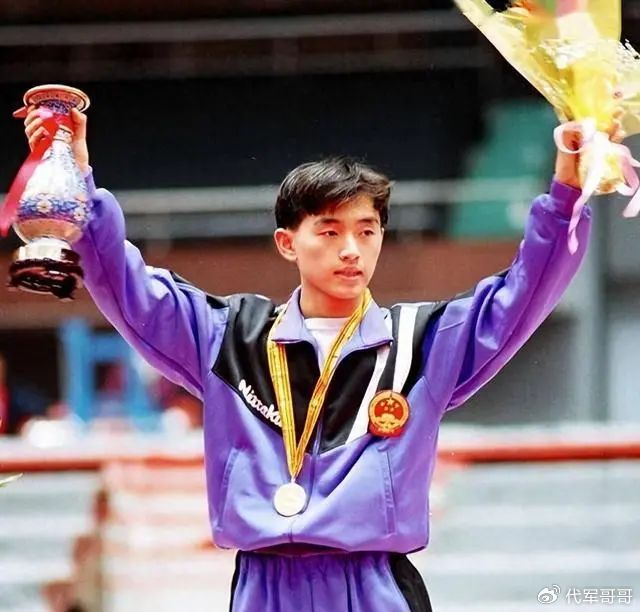 7年前欠下巨额赌债,在体坛销声匿迹的孔令辉,如今生活怎么样?|刘国梁|全运会|男子双打|悉尼奥运会|乒乓球_新浪新闻