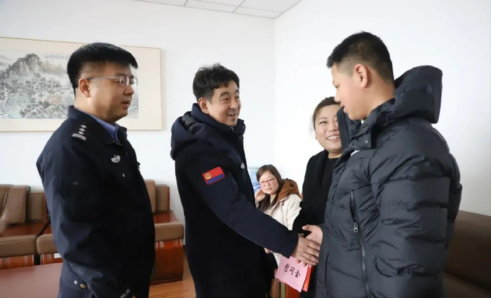 咸阳市公安局副局长刘磊到乾县公安局开展新春慰问